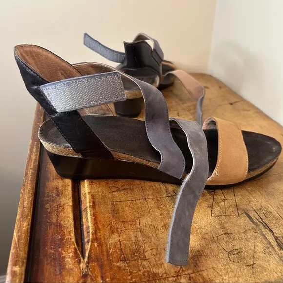 NAOT blue &amp; tan straps sandals women’s sz 41 = US women’s sz 10.5