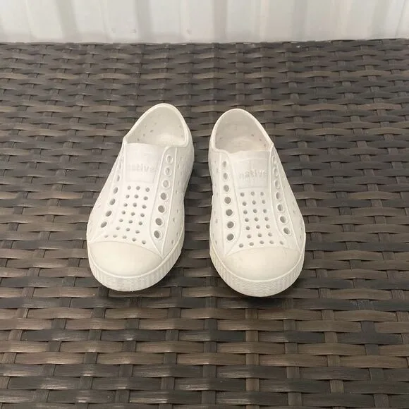 Native Jefferson shoes, kid, size 8
