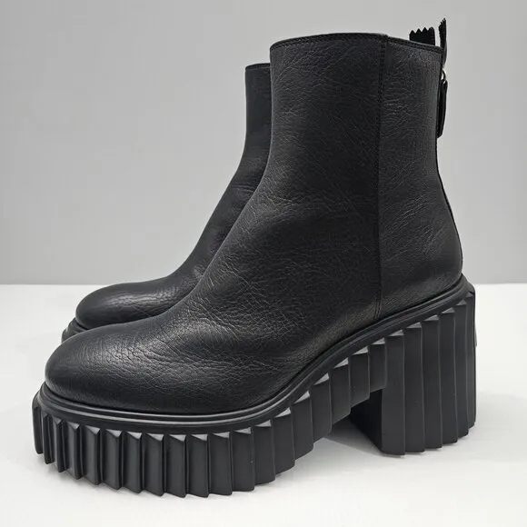 NEW AGL Tiggy Ankle Bootie Combat Platform Chunky Black Leather EU Size 40.5