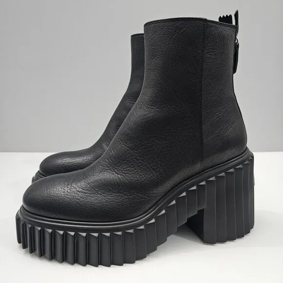 NEW AGL Tiggy Ankle Bootie Combat Platform Chunky Black Leather EU Size 40.5