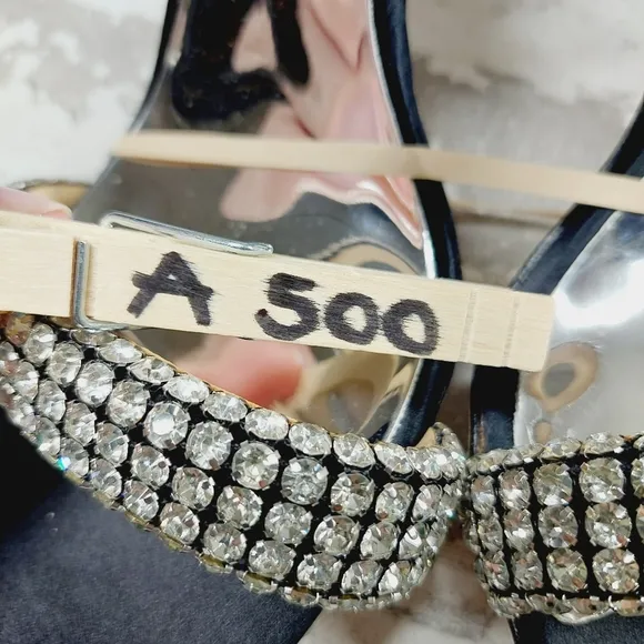 NEW Badgley Mischka Sade Black Rhinestone Heeled Summer Sandals A500