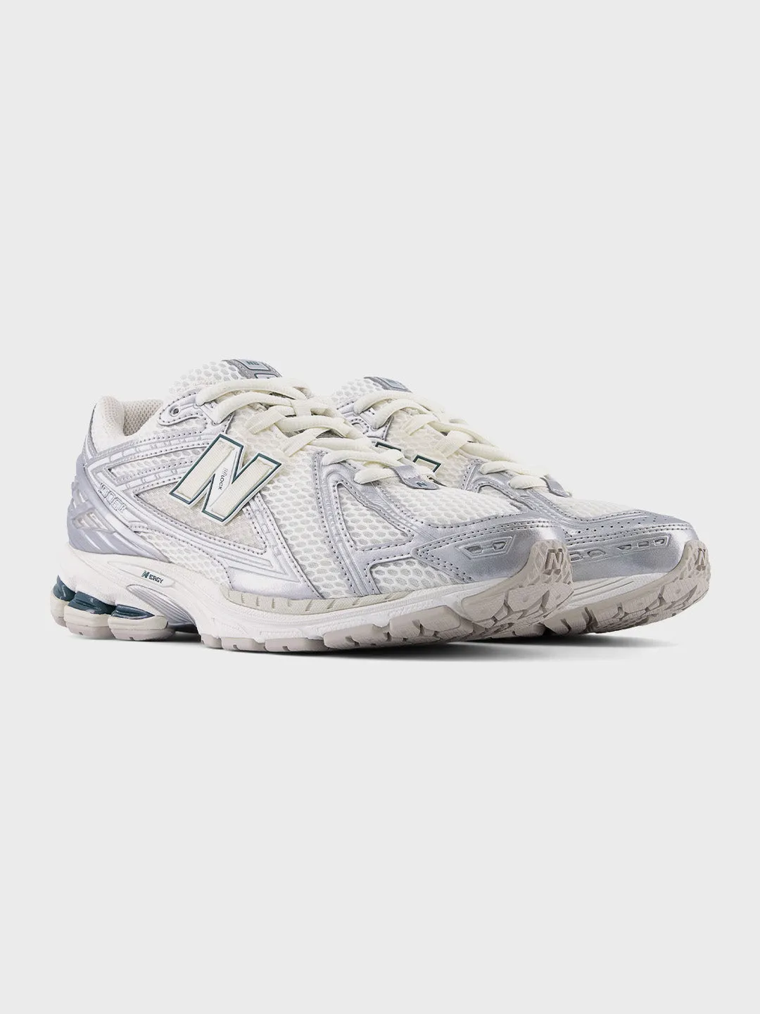 New Balance 1906 Sneakers | Silver Metallic/Sea Salt
