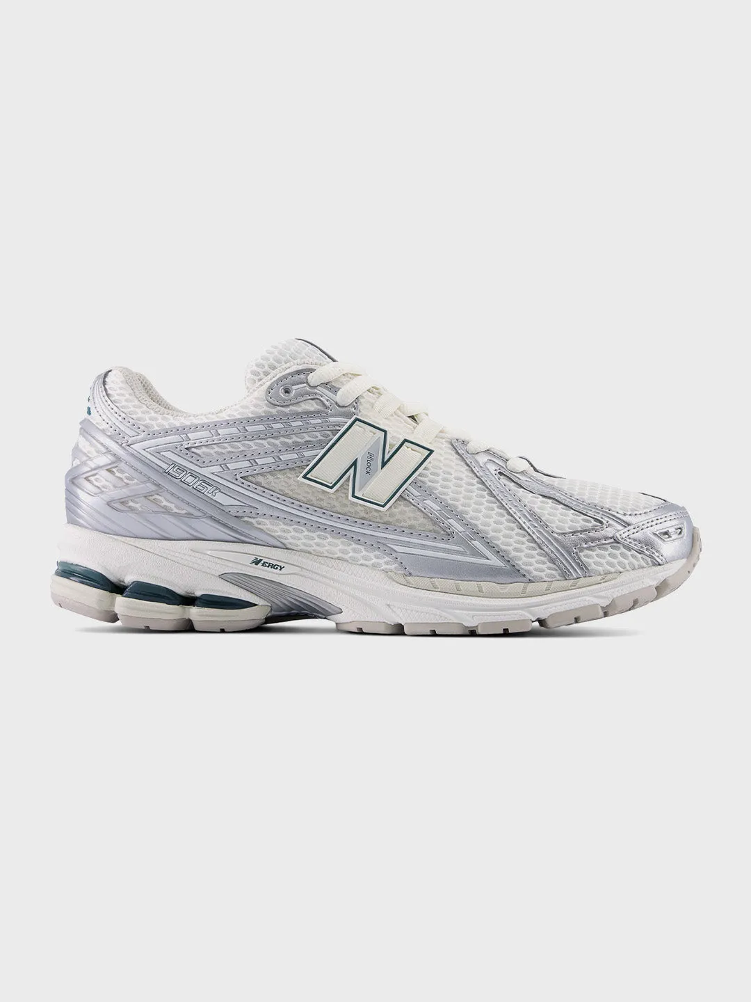 New Balance 1906 Sneakers | Silver Metallic/Sea Salt