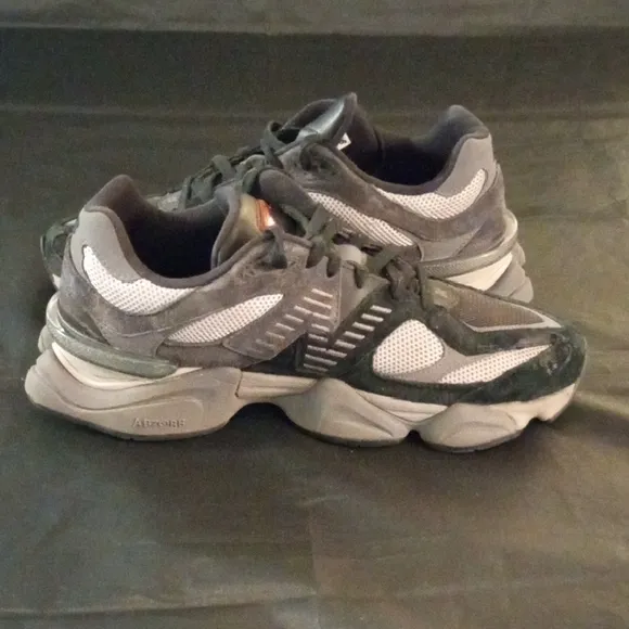 New Balance   9060Black and Gray Sneakers with Chunky Silhouette