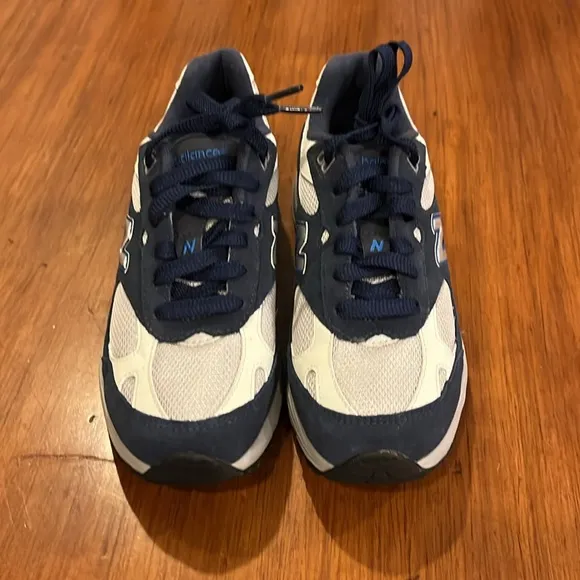 New Balance 993 shoes sneakers new Sample Pair Kids Youth Boys Size 4