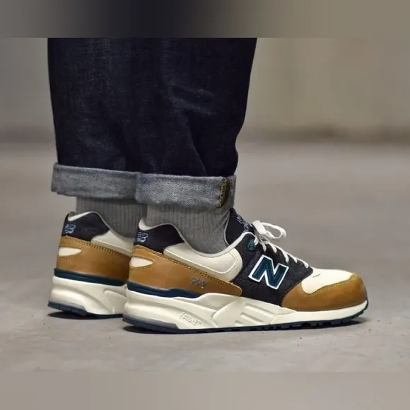 New Balance 999 Men’s Size 7 / Womens 8.5 Leather Tan Black White Retro Shoes