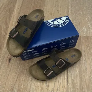 NEW Birkenstock Arizona Habana Sandals 42