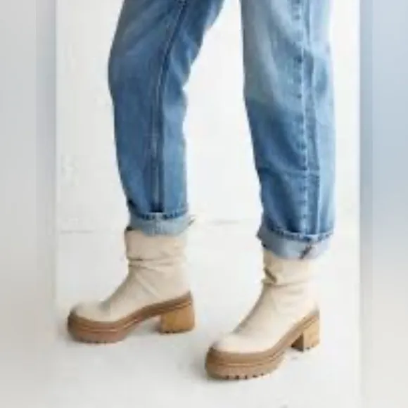 NEW Free People Mel Slouch Platform Chelsea Moto Boot in Bone Leather size 8