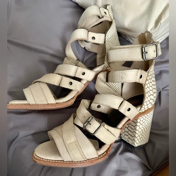 NEW Rare Freebird Bowie Sandals, Size 10