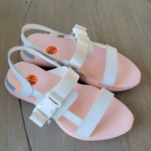 New SOREL Kinetic Impact Sling Sandal 9.5