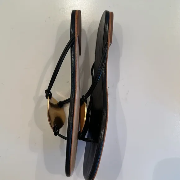 New Tory Burch Black and Gold Sandals with Metallic Accent. Size 7.
