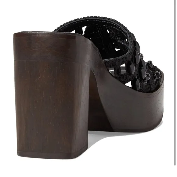 NIB BERNARDO Knox Raffia Bead Mule Sandals