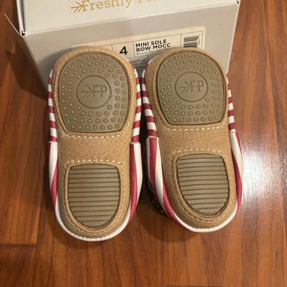 NIB Freshly Picked Patriotic USA Moccasins Mini Sole Bow Slip-On Shoes Size 4