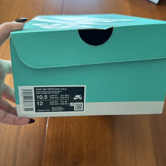 NIB Nike SB Heritage Vulc Shoes Lucky Green White Suede