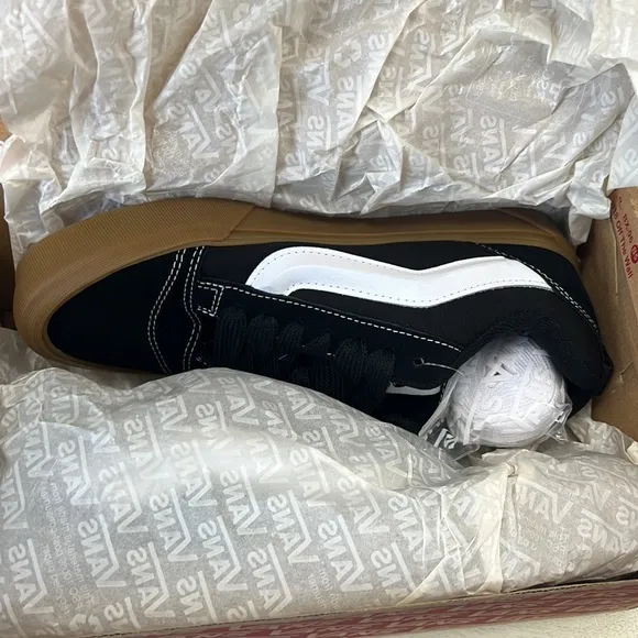 NIB - Vans Knu Skool Shoes, Black/Gum – Men’s 7 / Women’s 8.5