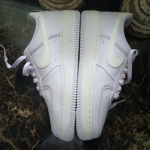 Nike Air Force 1 07 Streetwear/Lifestyle Shoes Size 8 for Women