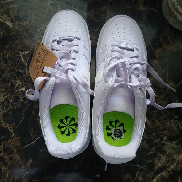 Nike Air Force 1 07 Streetwear/Lifestyle Shoes Size 8 for Women