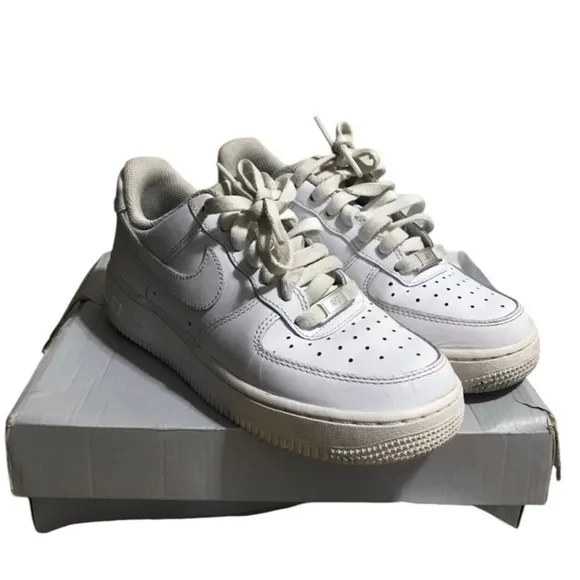Nike Air Force 1 LE Kids Sneakers DD8959-100 Youth Size 5.5Y