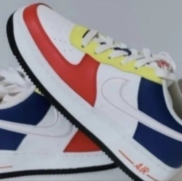 Nike Air Force 1 LV8 Streetwear /Lifestyle, Shoes Size 7Y Youth / Women's 8.5