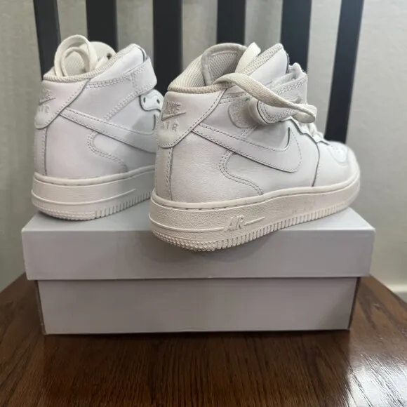 Nike Air Force 1 Mid LE (GS) Sneakers – Youth Size 4.5 Boys, White