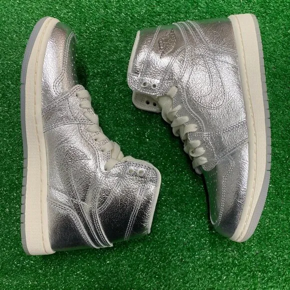 Nike Air Jordan 1 Retro High OG Womens Shoes Silver FN7249-001 VNDS Sz 6.5