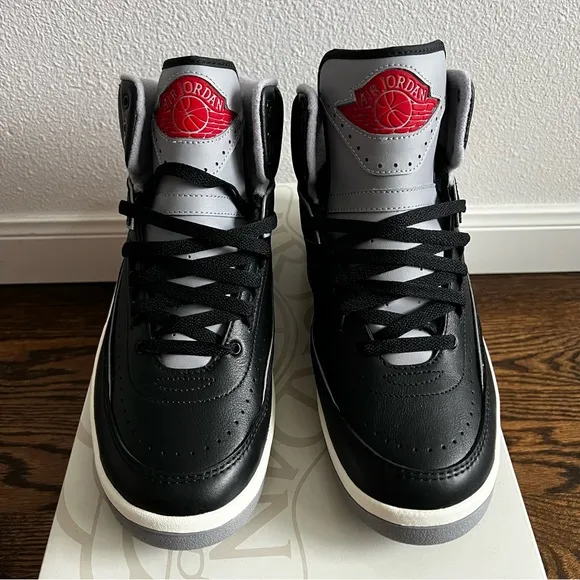 Nike Air Jordan 2 Retro Men’s Black Cement Athletic High Top Shoes sz 9.5 NEW