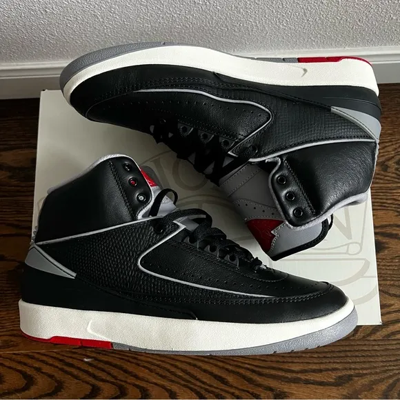 Nike Air Jordan 2 Retro Men’s Black Cement Athletic High Top Shoes sz 9.5 NEW