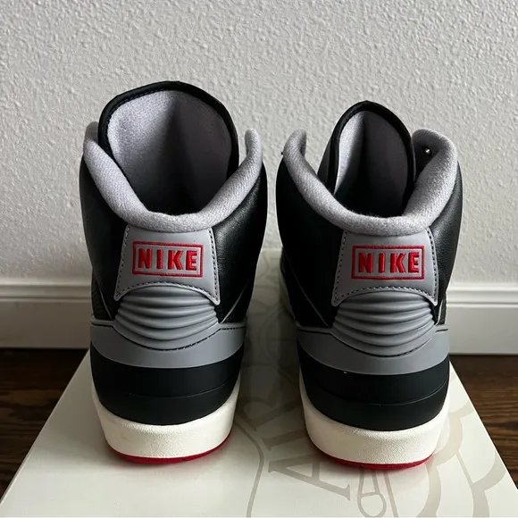 Nike Air Jordan 2 Retro Men’s Black Cement Athletic High Top Shoes sz 9.5 NEW