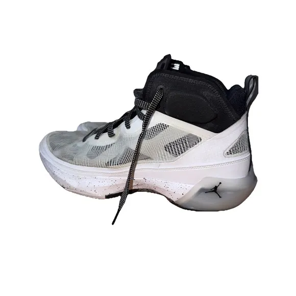 Nike Air Jordan 37 Oreo White Black Basketball Shoes DD6958-108 Mens Size 12