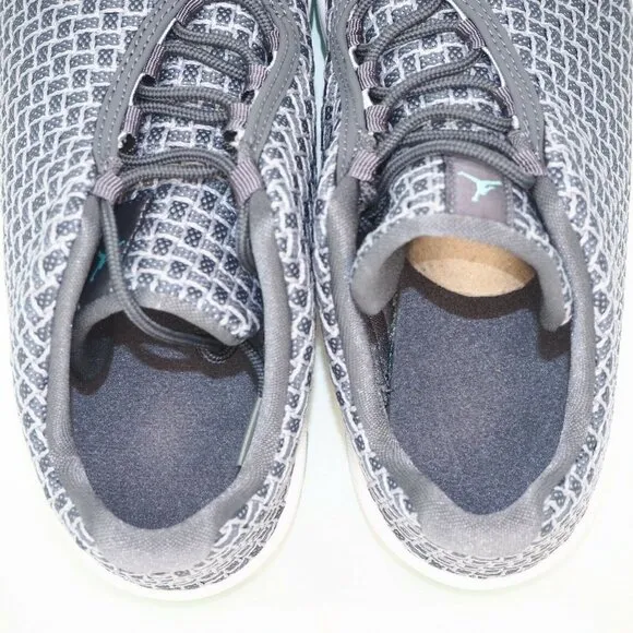 Nike Air Jordan Future Low Basketball Sneaker Grey Boys Shoes SZ 6