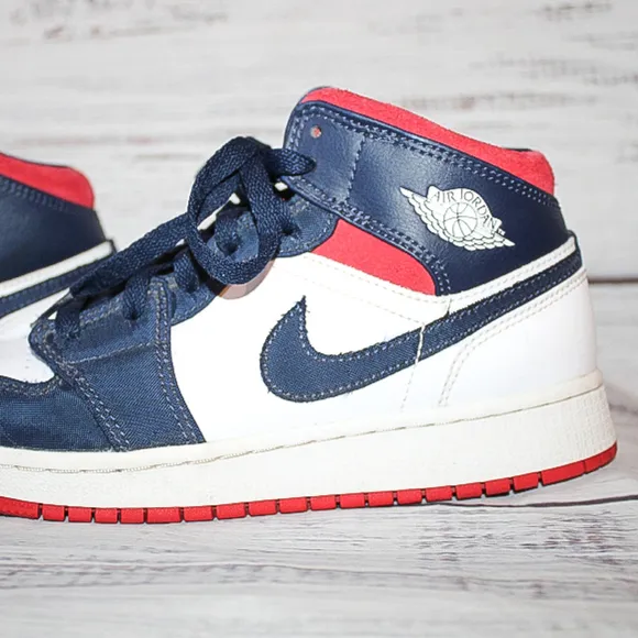 Nike Air Jordan White Navy Blue Red Mid BQ6931-104 Youth 6