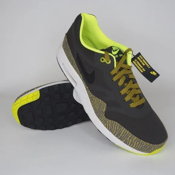 Nike Air Max 1 PRM TAPE Men Shoes Black Parachut Gold Vintage