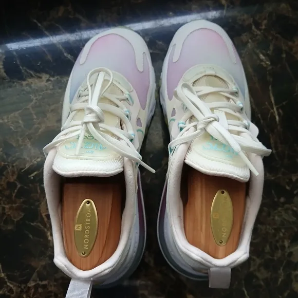 Nike Air Max 270 React Streetwear/Lifestyle Athletic Shoes Size 6.5 for Women
