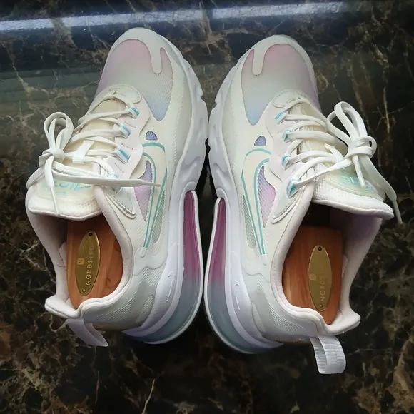 Nike Air Max 270 React Streetwear/Lifestyle Athletic Shoes Size 6.5 for Women