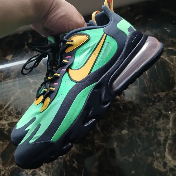 Nike Air Max 270 React Streetwear/Lifestyle Athletic Shoes Size 9 Men/10.5 Wom