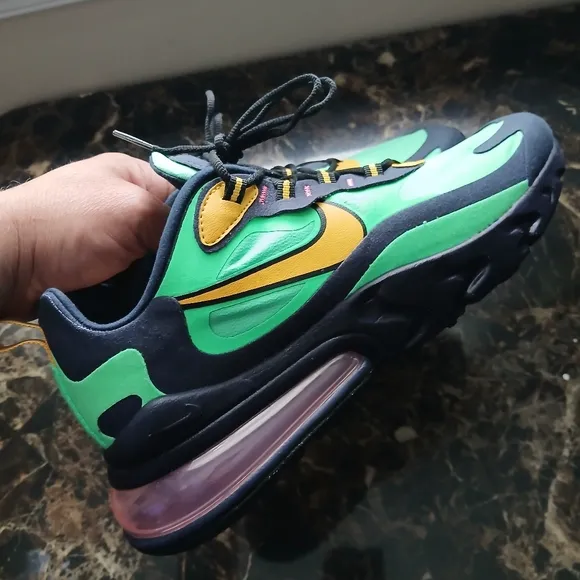 Nike Air Max 270 React Streetwear/Lifestyle Athletic Shoes Size 9 Men/10.5 Wom
