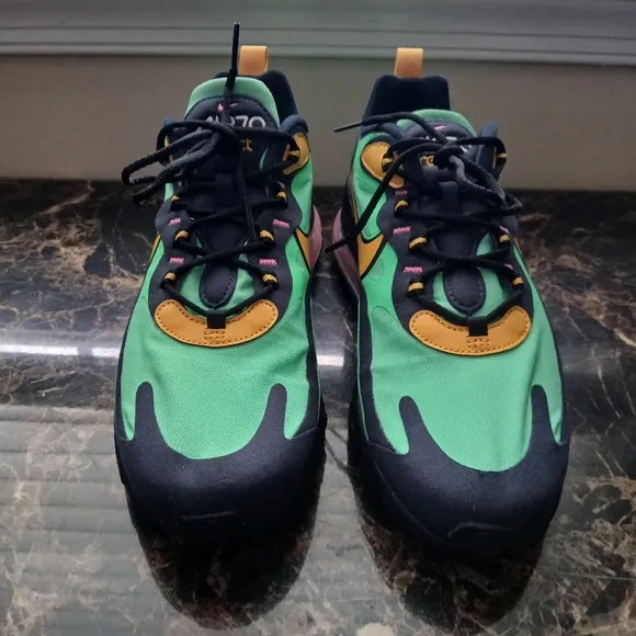 Nike Air Max 270 React Streetwear/Lifestyle Athletic Shoes Size 9 Men/10.5 Wom