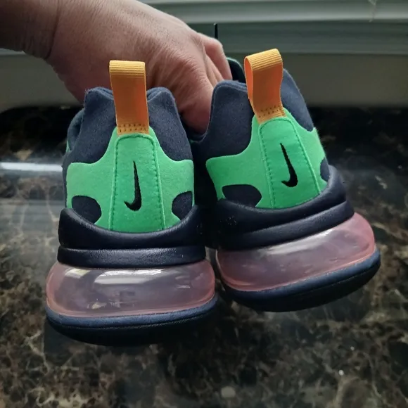 Nike Air Max 270 React Streetwear/Lifestyle Athletic Shoes Size 9 Men/10.5 Wom
