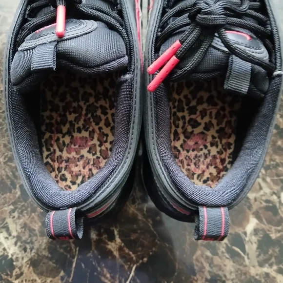 Nike Air Max 97 Streetwear/Lifestyle Athletic Shoes Size 7 for Women