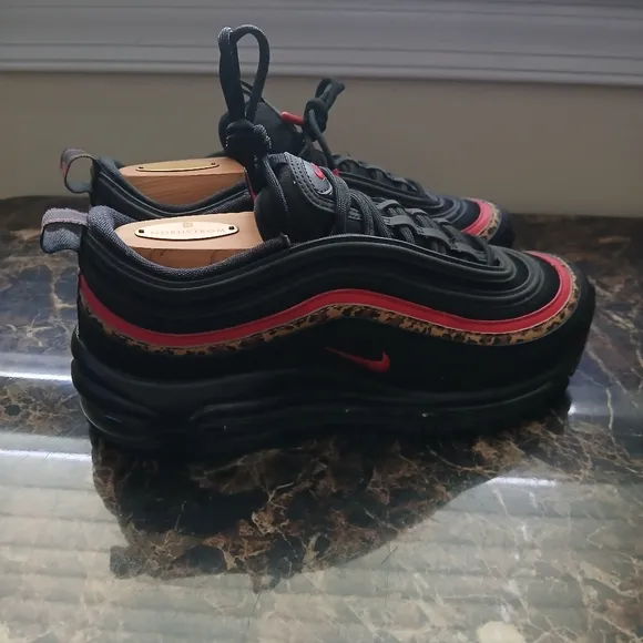 Nike Air Max 97 Streetwear/Lifestyle Athletic Shoes Size 7 for Women