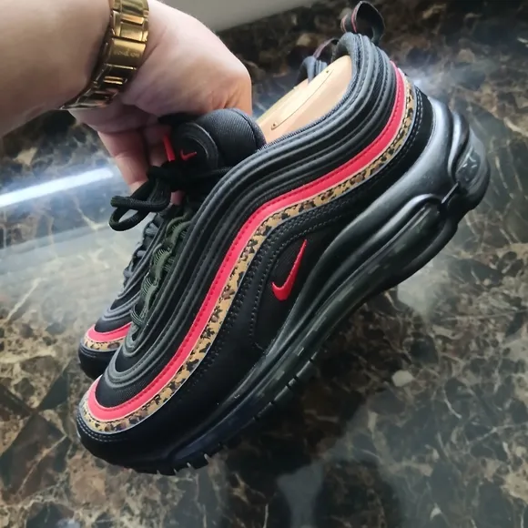 Nike Air Max 97 Streetwear/Lifestyle Athletic Shoes Size 7 for Women