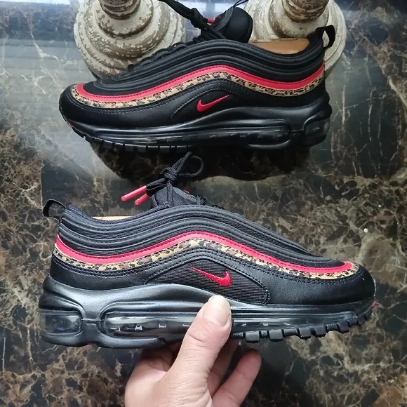Nike Air Max 97 Streetwear/Lifestyle Athletic Shoes Size 7 for Women