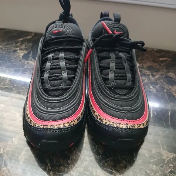 Nike Air Max 97 Streetwear/Lifestyle Athletic Shoes Size 7 for Women