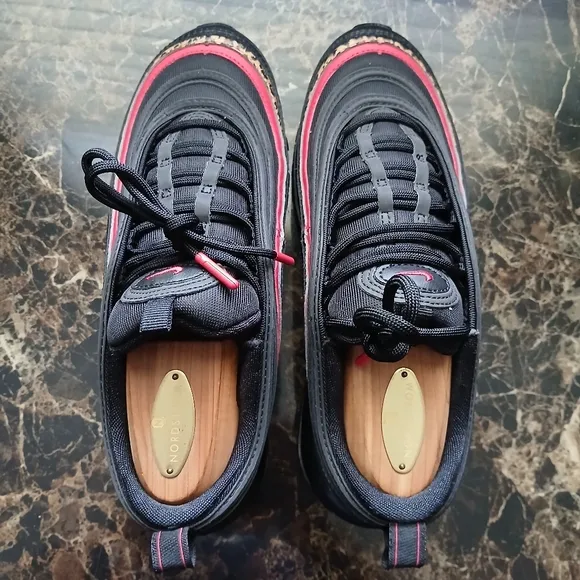 Nike Air Max 97 Streetwear/Lifestyle Athletic Shoes Size 7 for Women