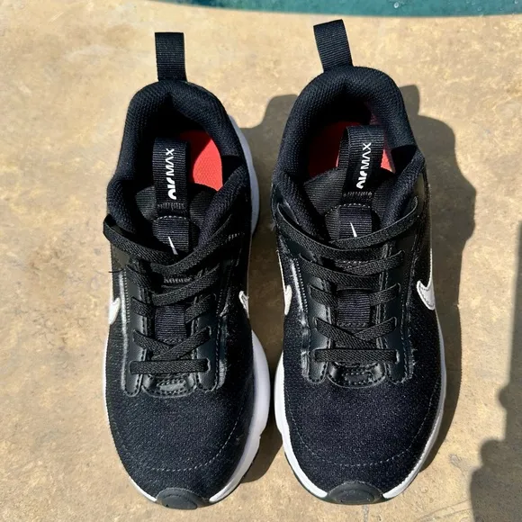 Nike Air Max INTRLK Lite Shoes Black &amp; White - Size 1Y (DH9393-002)