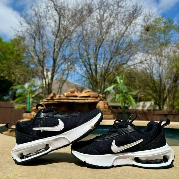 Nike Air Max INTRLK Lite Shoes Black &amp; White - Size 1Y (DH9393-002)