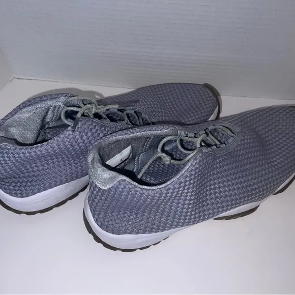 Nike Air Men's Gray Athletic Shoes - S1