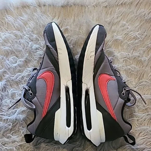 Nike Air max dawn gray and red tennishoes size 5 1/2 youth
