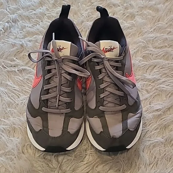 Nike Air max dawn gray and red tennishoes size 5 1/2 youth