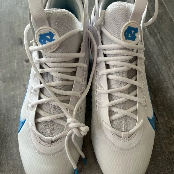Nike Alpha Huarache 9 Elite Lacrosse Cleat UNC PE FQ1137-100 men size 10 NEW